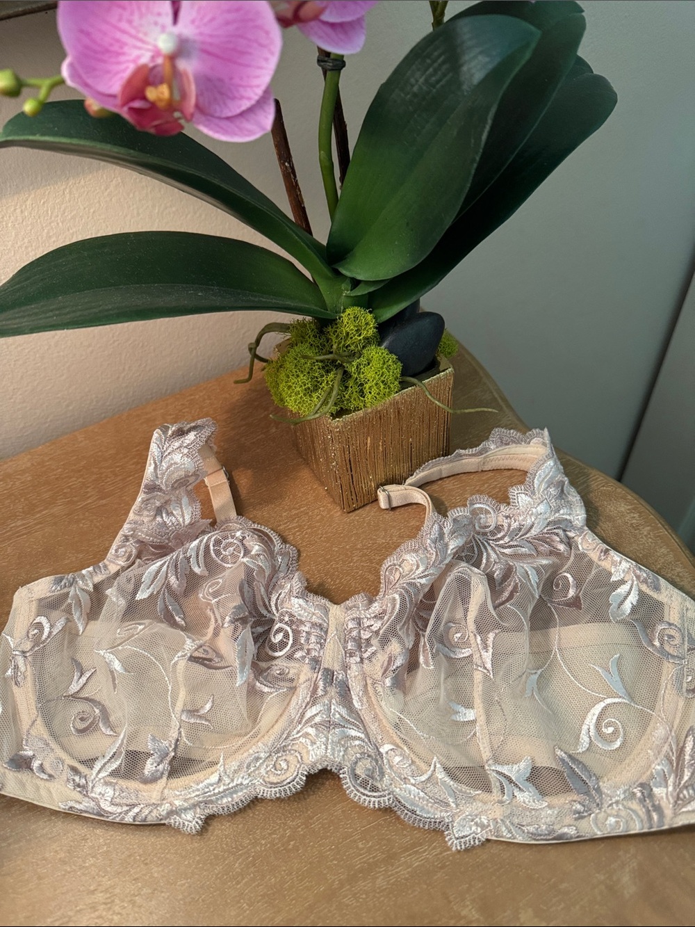Elegant Lace Underwire Bra in Champagne - Brand: Soma